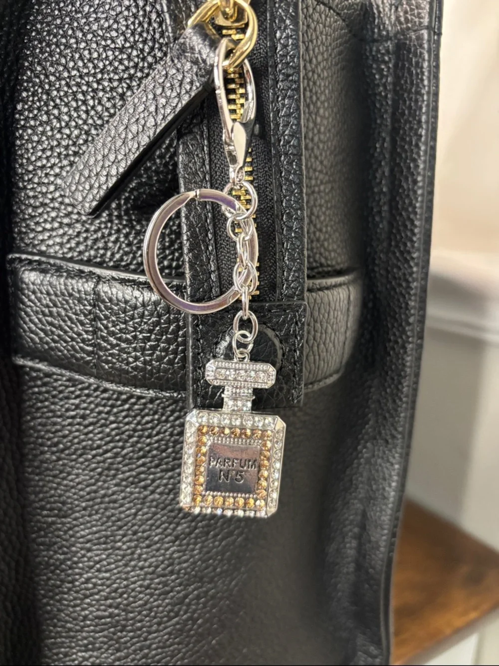 🔥PARFUM NO•5 BLING KEYCHAIN/BAGCHARM